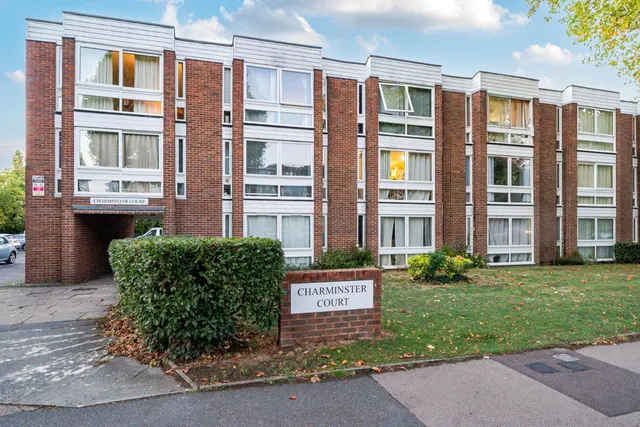 Lovelace Gardens, Surbiton, KT6, photo 1