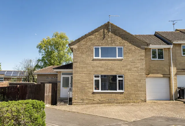 Waveney Road, Somerset, Keynsham, BS31 1RU, photo 1