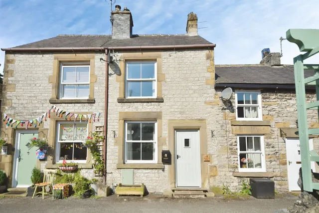 Fountain Street, Tideswell, Buxton, photo 1