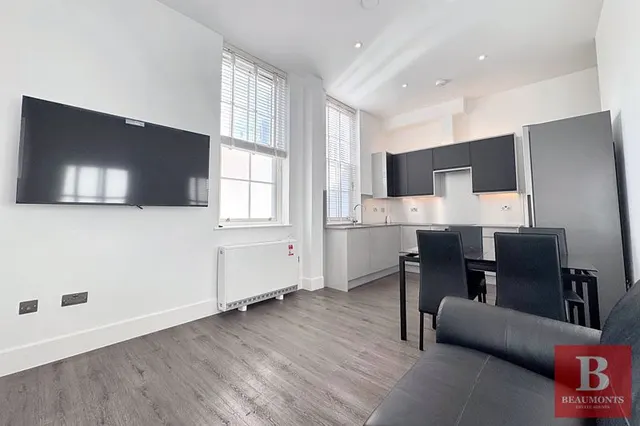 Photo 3 — Ditchling Road, Brighton BN1 4SF