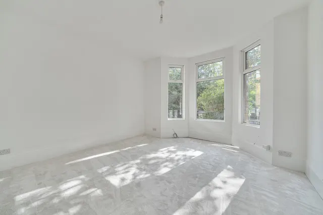 Photo 2 — Lawrie Park Road, London, SE26