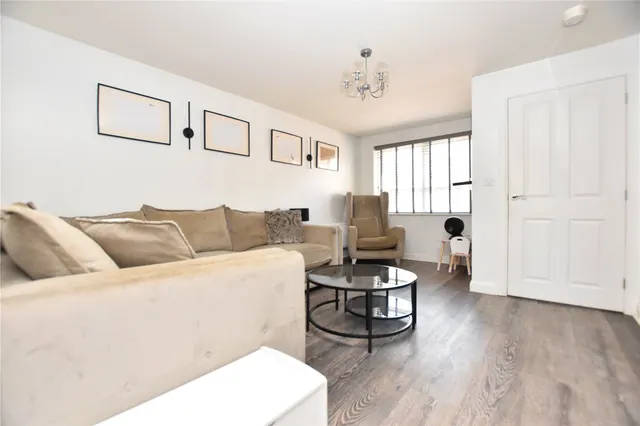 St. Michaels Drive, East Ardsley, WF3, photo 2