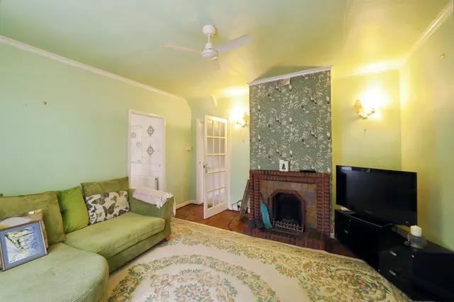 Photo 2 — Whaddon Drive, Loughborough