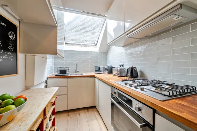 Photo 3 — Gleneagle Road, Streatham, London, SW16