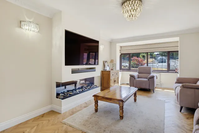 Photo 3 — Bushey Close, Sutton Coldfield, Sutton Coldfield, B74 3JG