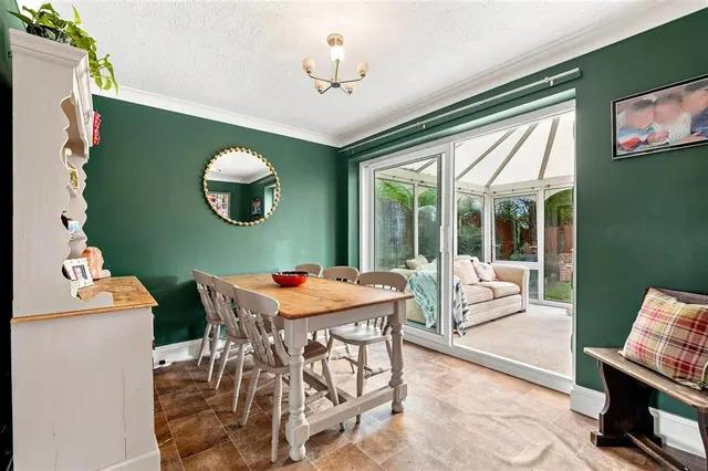 Firs Avenue, Uppingham, LE15, photo 3