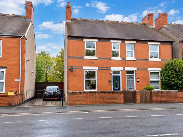 Holyhead Road, Oakengates, TF2, photo 1