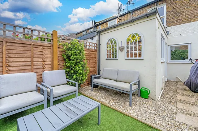 Photo 2 — Marsh Farm Road, Twickenham, TW2 6SH