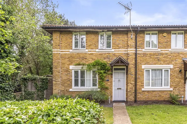 Victors Drive, Hampton, TW12 3PJ, photo 1