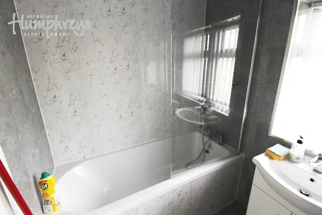 Brook Meadow Road, B34, photo 3