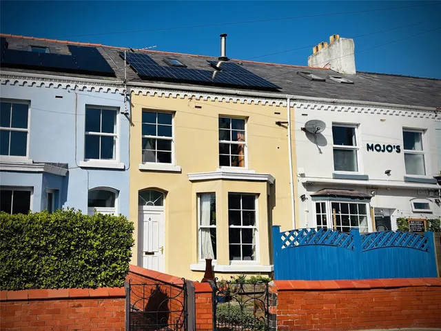 High Street, Rhosneigr, LL64, photo 1