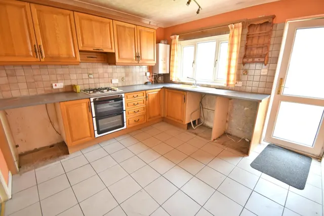 Melbury Close, BH22, photo 3