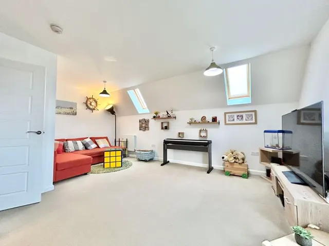 Photo 2 — Design Drive, Dunstable LU6 1FS