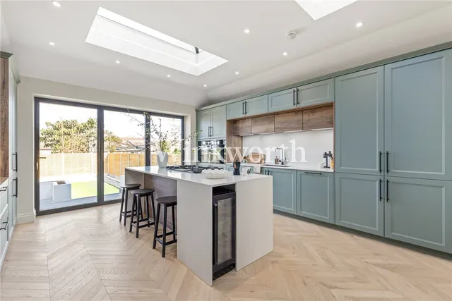 Downhills Park Road, London, N17, photo 3