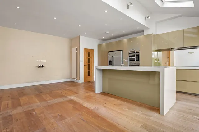Photo 3 — Crewys Road, Golders Green