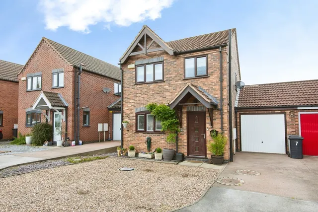 3 bedroom house, Radford Meadow, Castle Donington, DE74