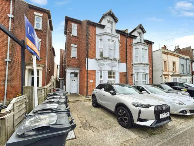 Church Road, Clacton-on-Sea, CO15, photo 1