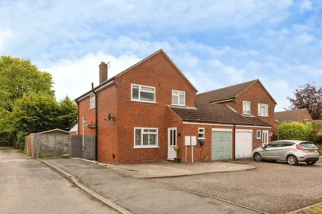 Farm House Close, Bottesford, NG13, photo 1