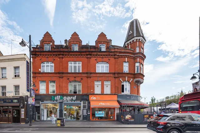 Top Floor Flat, 409-411 Brixton Road, London, photo 1