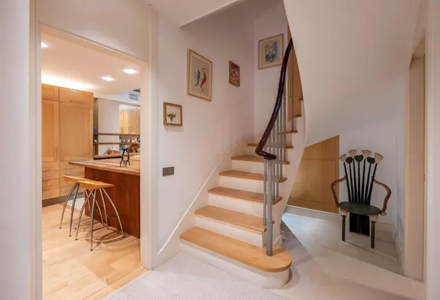 Photo 2 — Devonshire Close, Marylebone, London, W1G 7BA