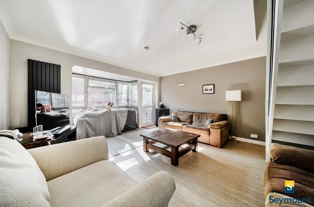 Bladon Close, Guildford, GU1, photo 3