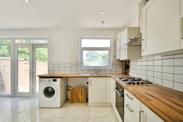 Photo 3 — Forest View Road, Walthamstow, E17