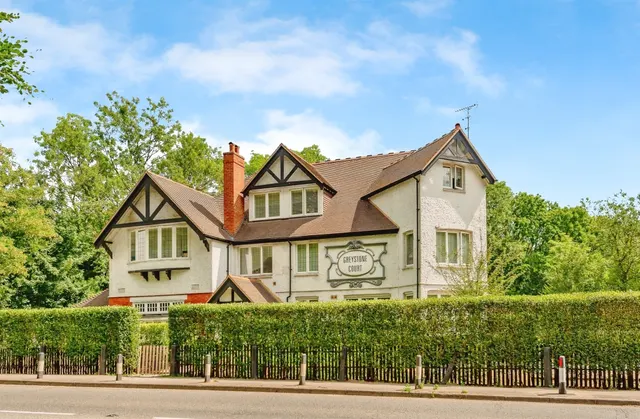 London Road North, Merstham, Redhill, photo 1