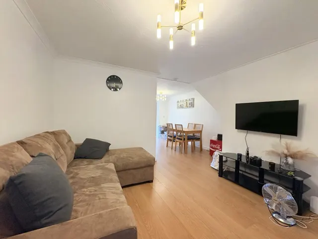 Honeywood Close, Hilsea, PO3, photo 2