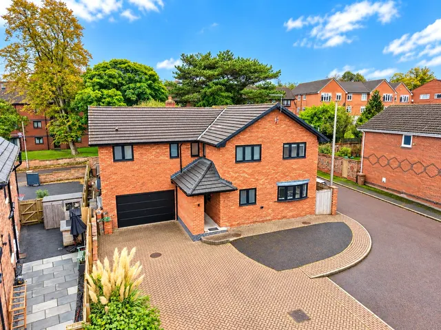 Beresford Close, Oxton, CH43, photo 1