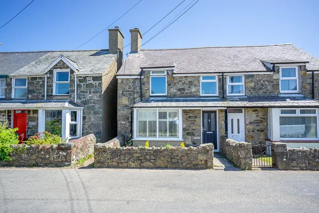 Photo 2 — Argraig, Mynytho, Pwllheli, Gwynedd, LL53 7RF