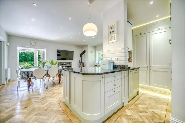 Sandecotes Road, Lower Parkstone, Poole, BH14, photo 1