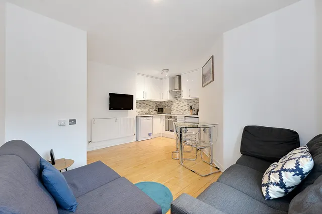 Beckford Close, Hammersmith and Fulham, W14, photo 1