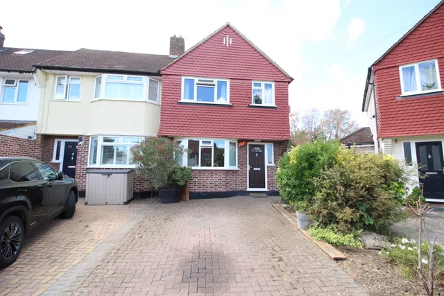 Pembury Avenue, WORCESTER PARK, Surrey, Worcester Park, KT48BU, photo 1
