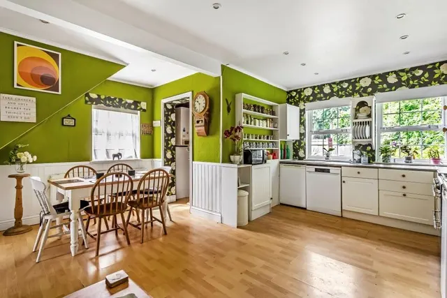Horsham Road, Dorking, RH4, photo 2