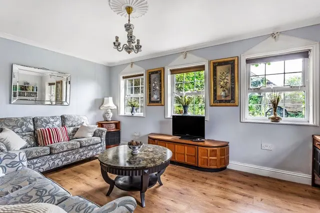 Horsham Road, Dorking, RH4, photo 3