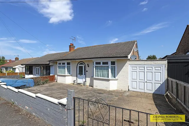 Photo 2 — Margaret Avenue, Chingford