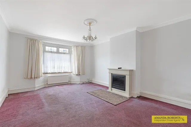 Photo 3 — Margaret Avenue, Chingford