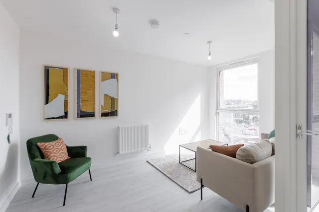 Shearwater Drive, NW9, photo 1