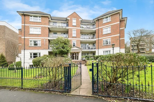 Sunset Avenue, Woodford Green, IG8, photo 1