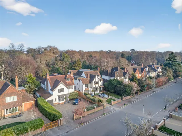 Manor Way, Beckenham, photo 2