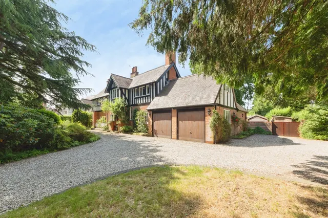 Warwick Road, Solihull, B91, photo 1