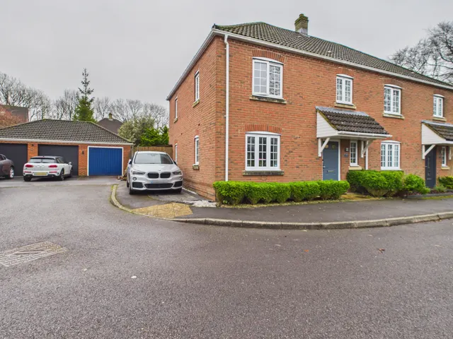 Causton Road, Beggarwood, Basingstoke, RG22, photo 1