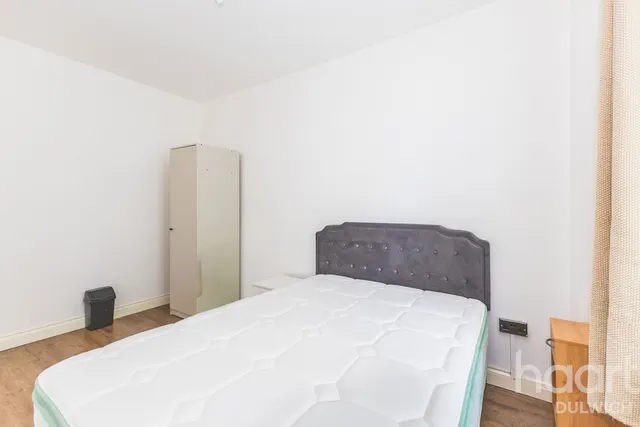 Peckham Park Road, London, SE15, photo 2