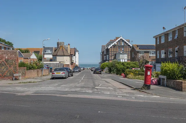 Westgate Bay Avenue, Westgate-on-Sea, CT8, photo 2