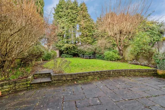 Evelyn Drive, Hatch End, HA5, photo 2
