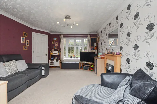 Ascot Gardens, Leeds, LS10, photo 2