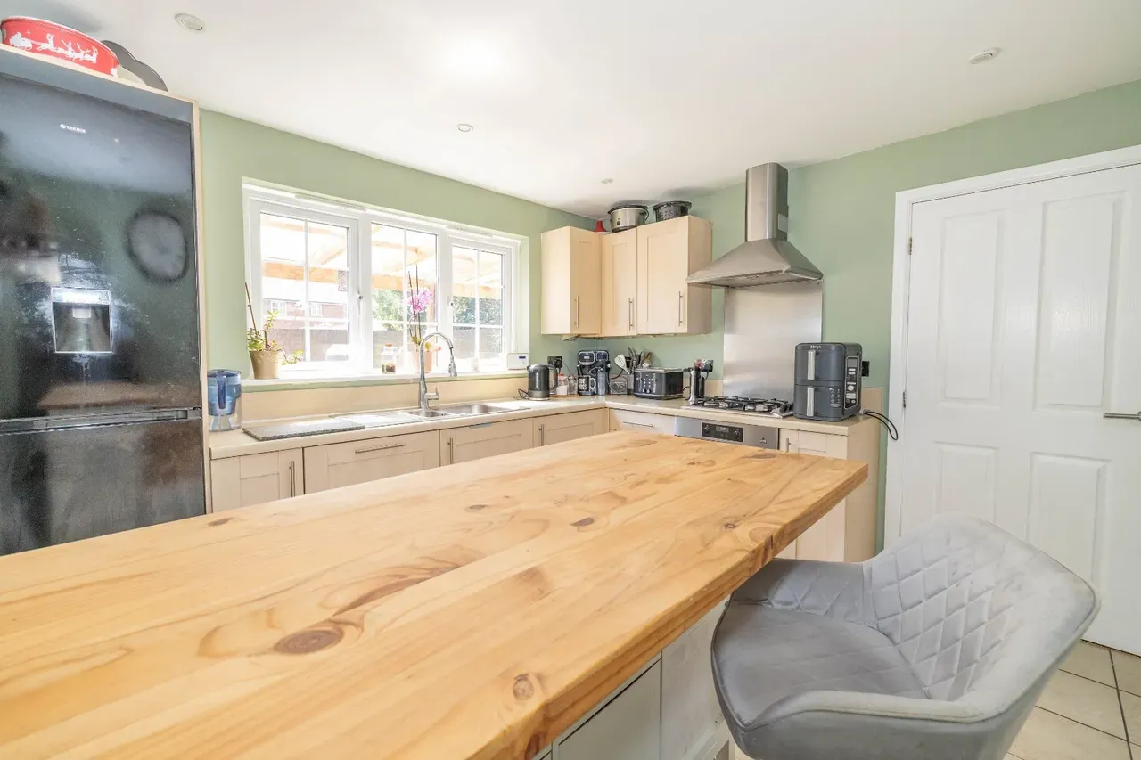 Alderwood at The Hoplands, Hersden, photo 4