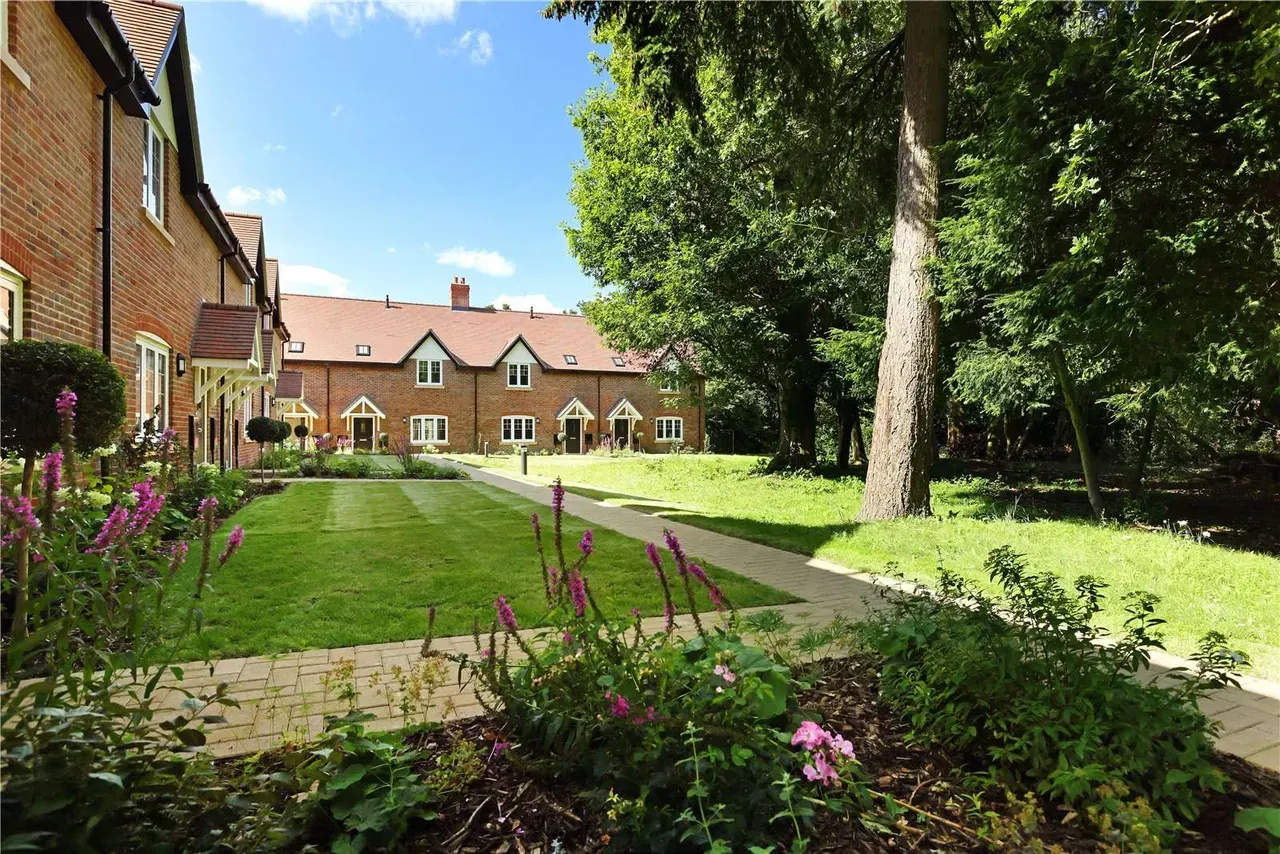 Binfield House, photo 3