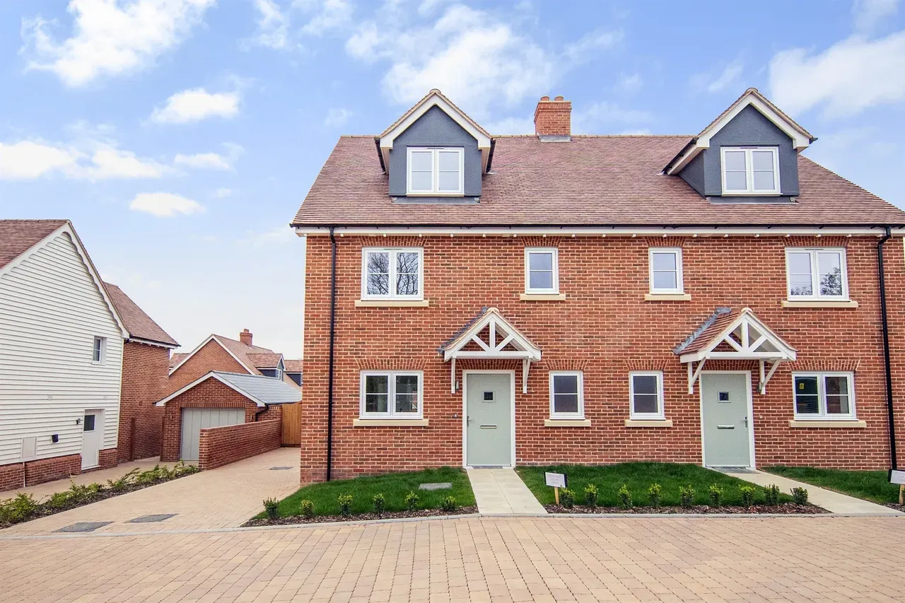 Braiswick Place, photo 2