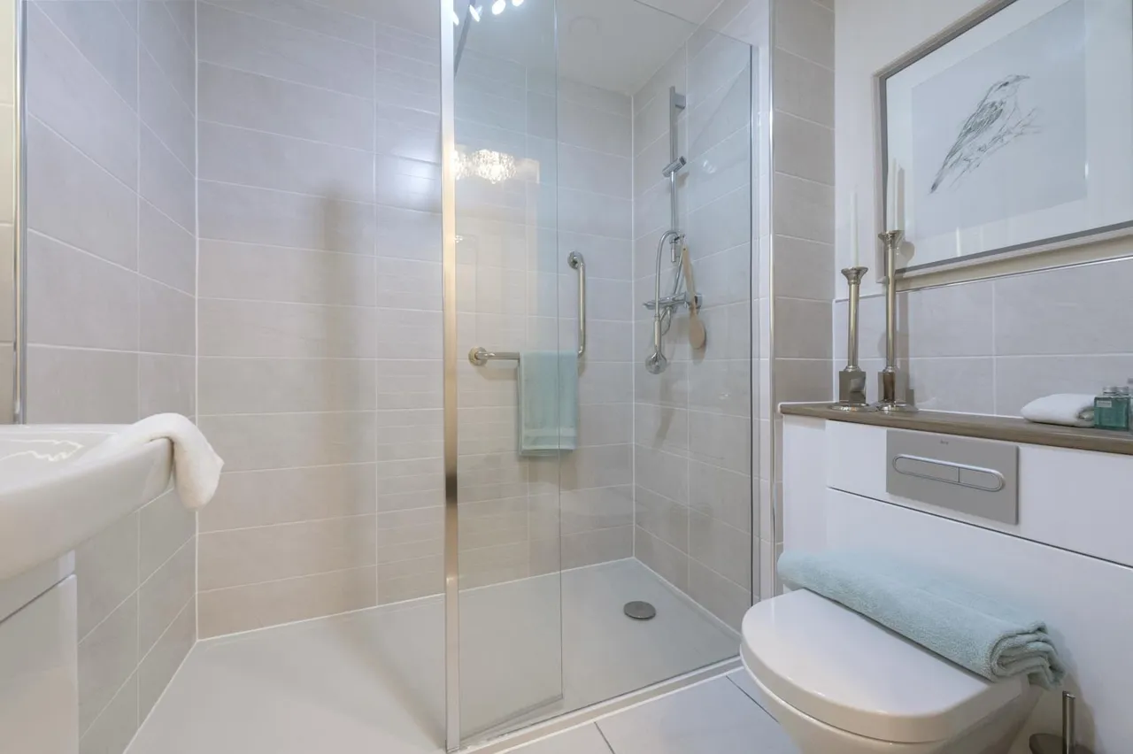 Brooke Dene Court, photo 7